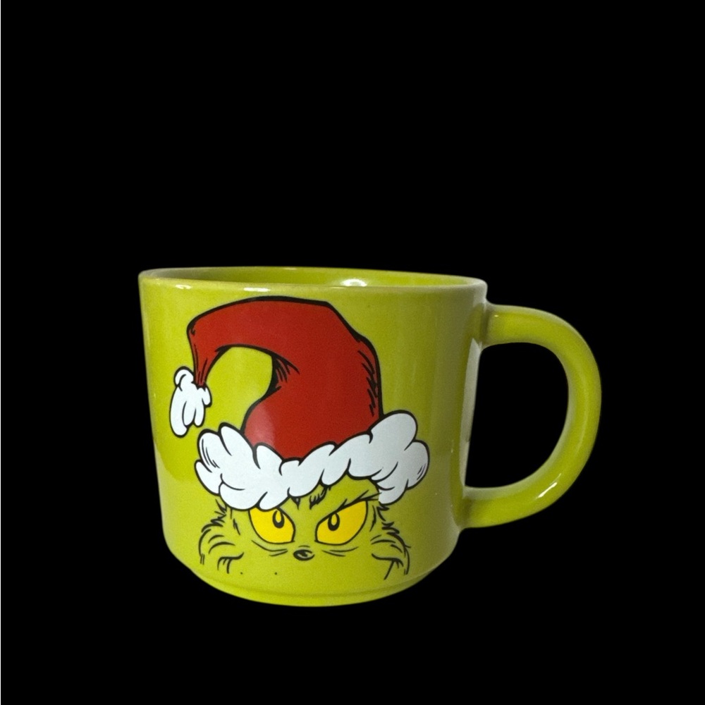 Dr Seuss “The Grinch” Coffee Mug. 
(S 1 110225)
